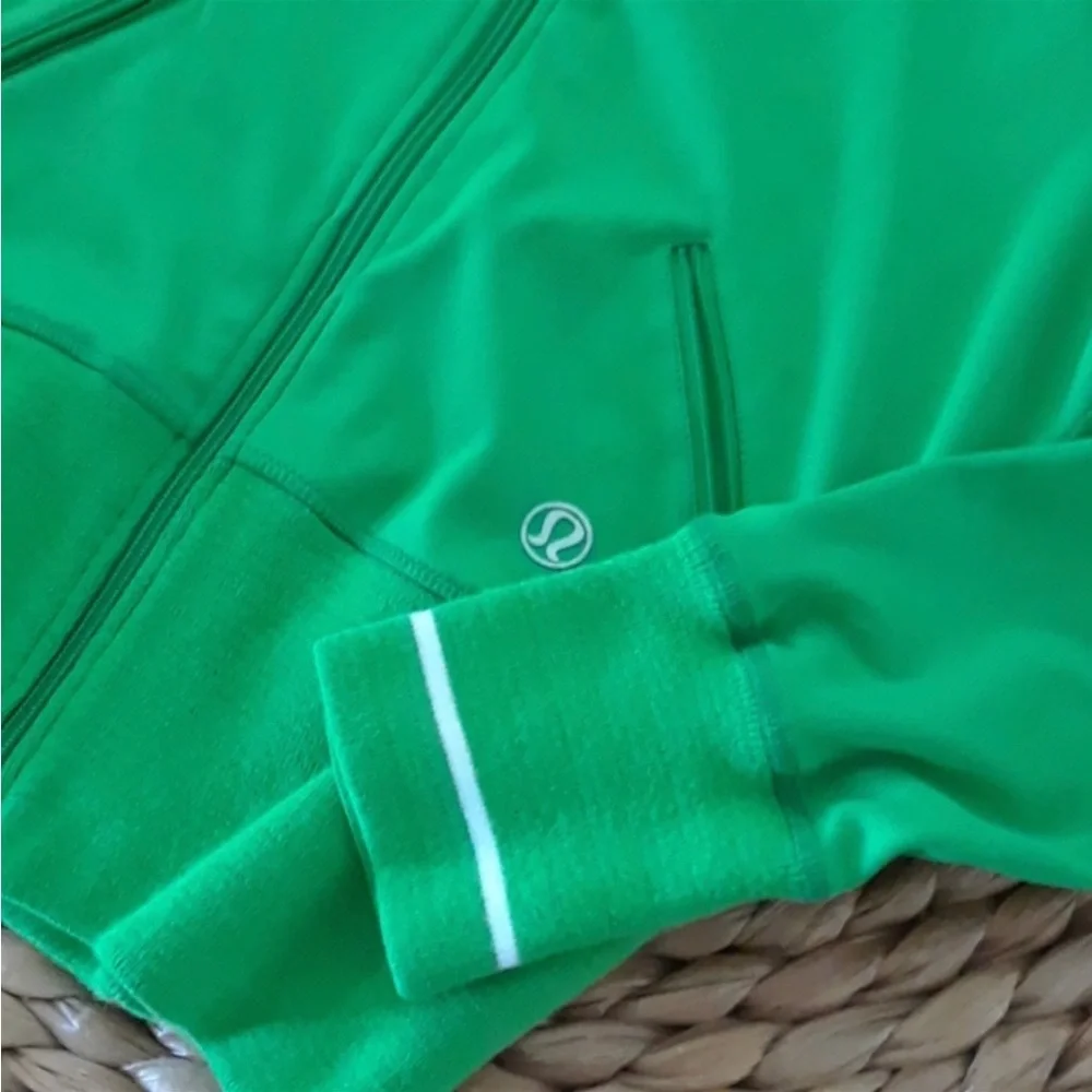 LULULEMON...VINTAGE...BRAND NEW!! RARE - Picture 2 of 5